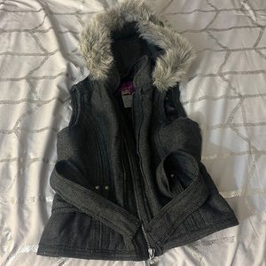 Junior medium grey zipper sweater vest with faux fur hood, and wrap tie